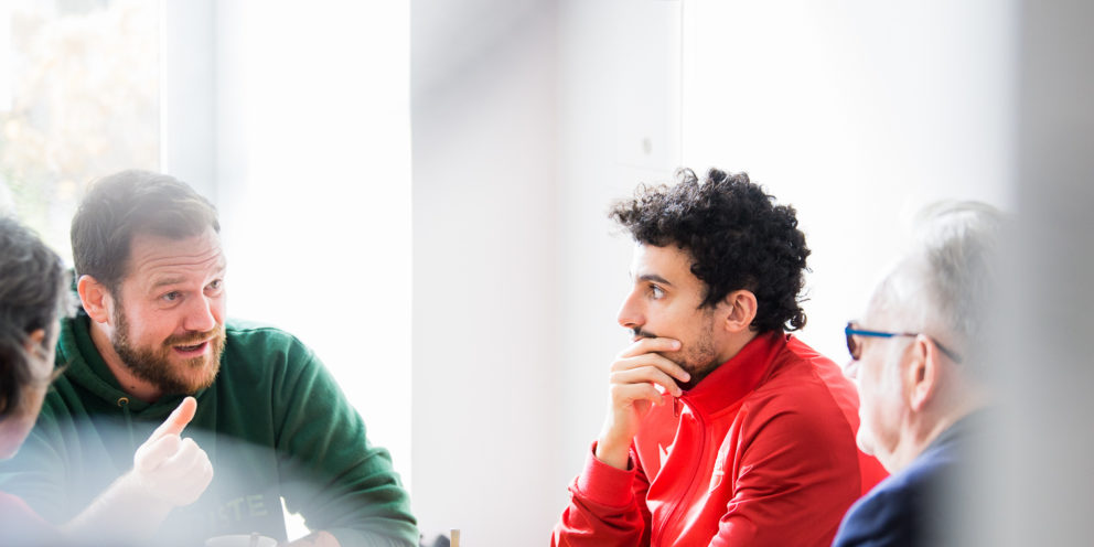 Résidences ÉC’RIRE : appel à scénarios comiques, longs et courts métrages